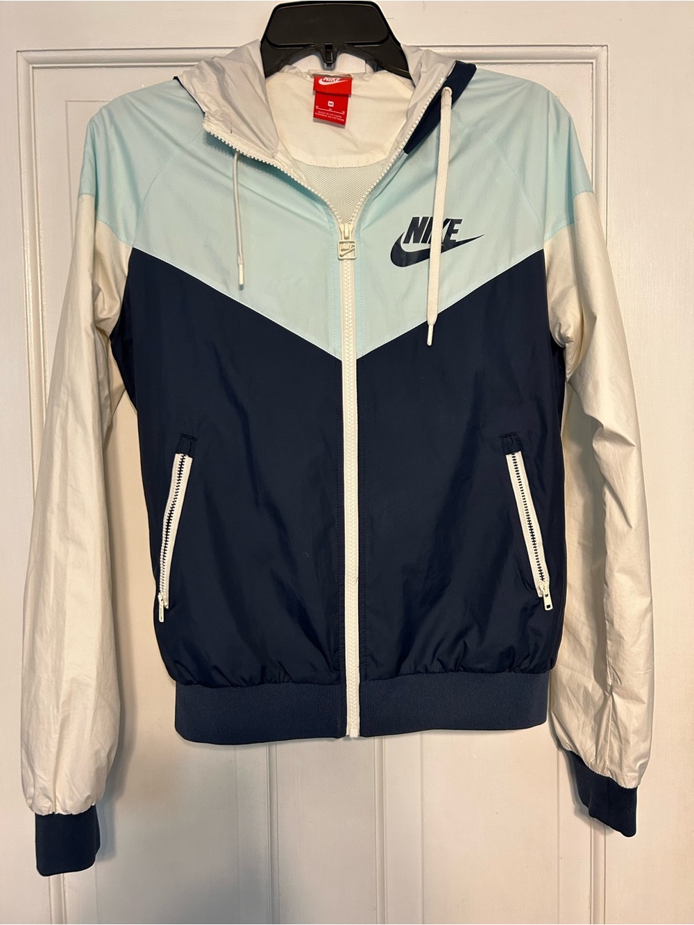 Nike Colorblock Windbreaker Jacket in Navy, Light Blue & White